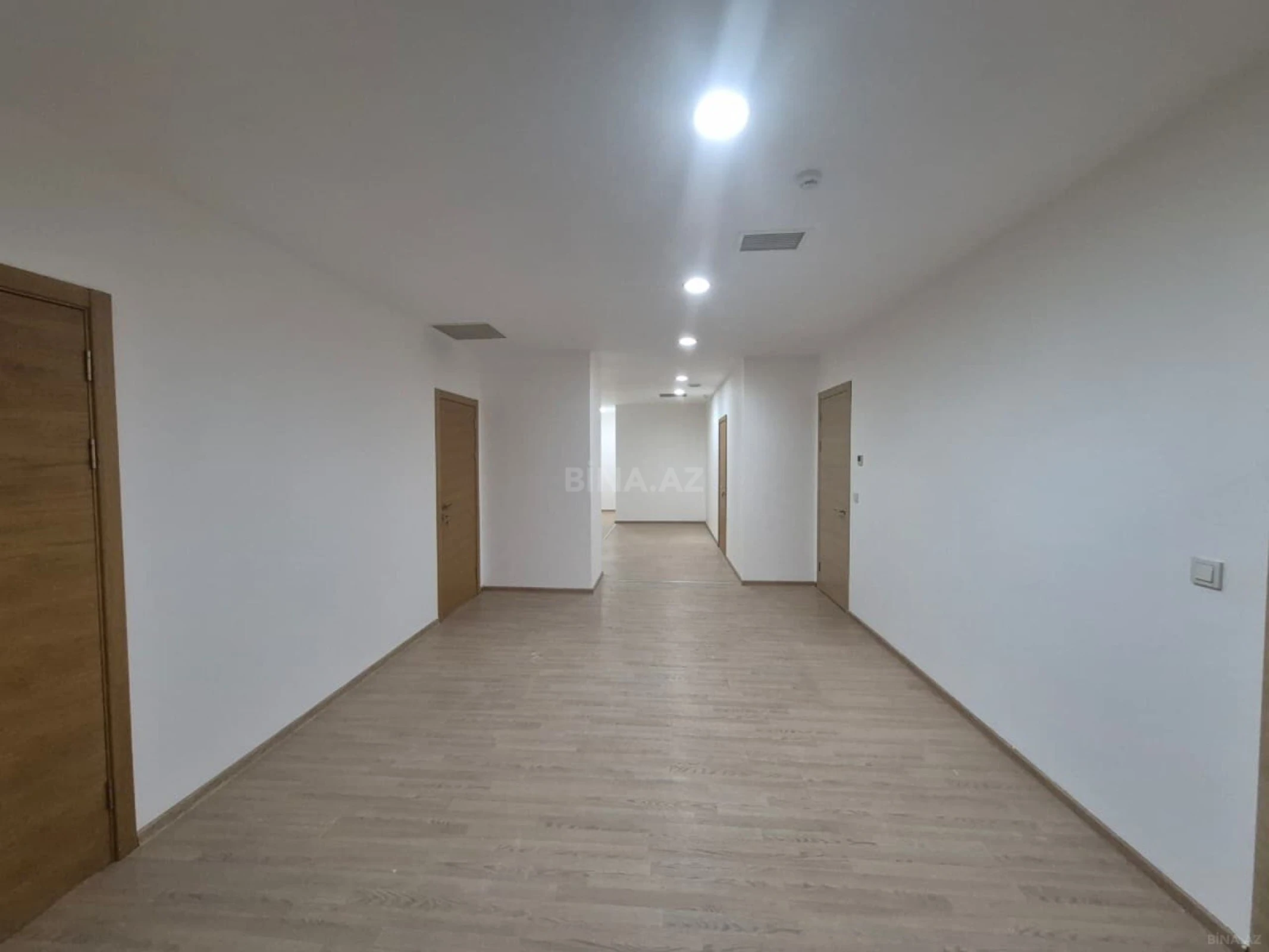 Kirayə verilir obyekt 255 m²