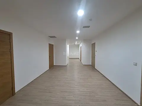 Kirayə verilir obyekt 255 m²