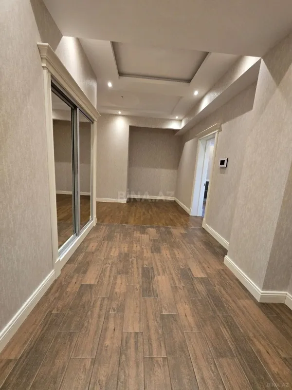 Kirayə verilir 4 otaqlı mənzil 240 m²