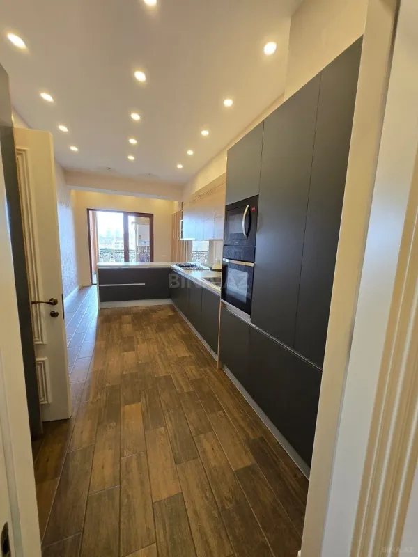 Kirayə verilir 4 otaqlı mənzil 240 m²