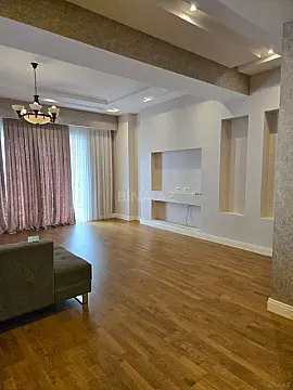 Kirayə verilir 4 otaqlı mənzil 240 m²