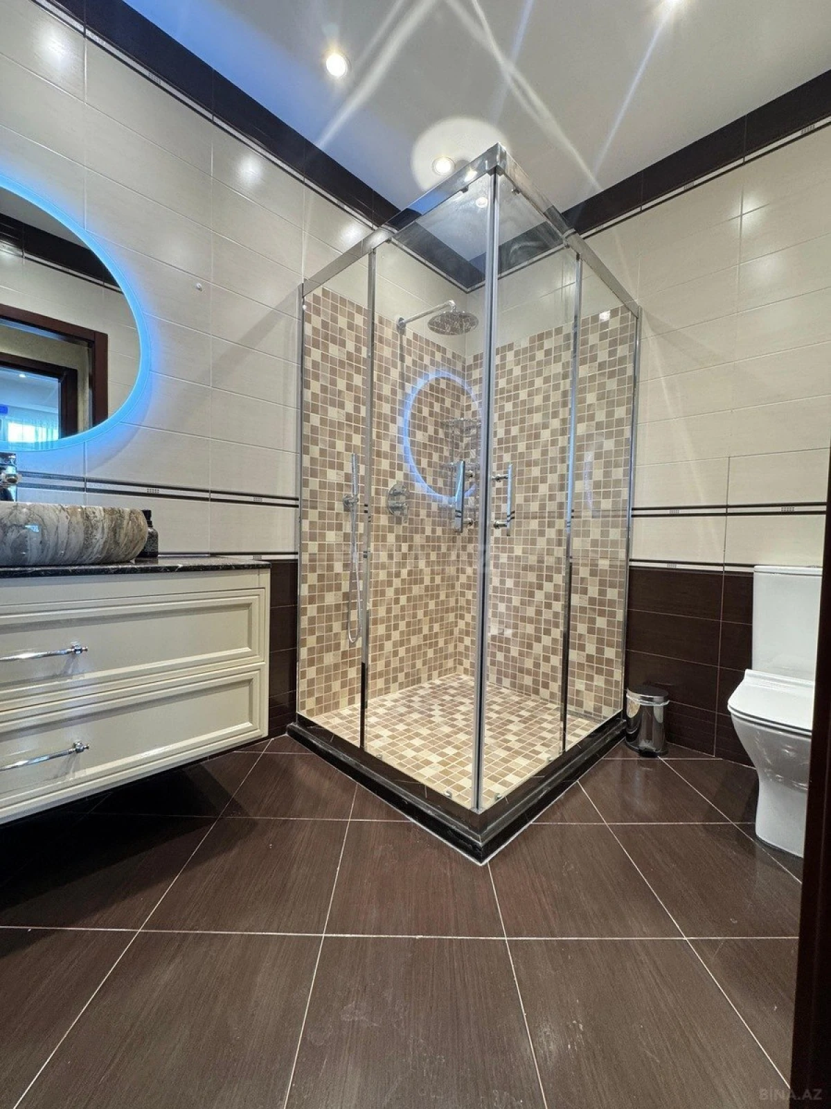 Satılır 4 otaqlı mənzil 200 m²