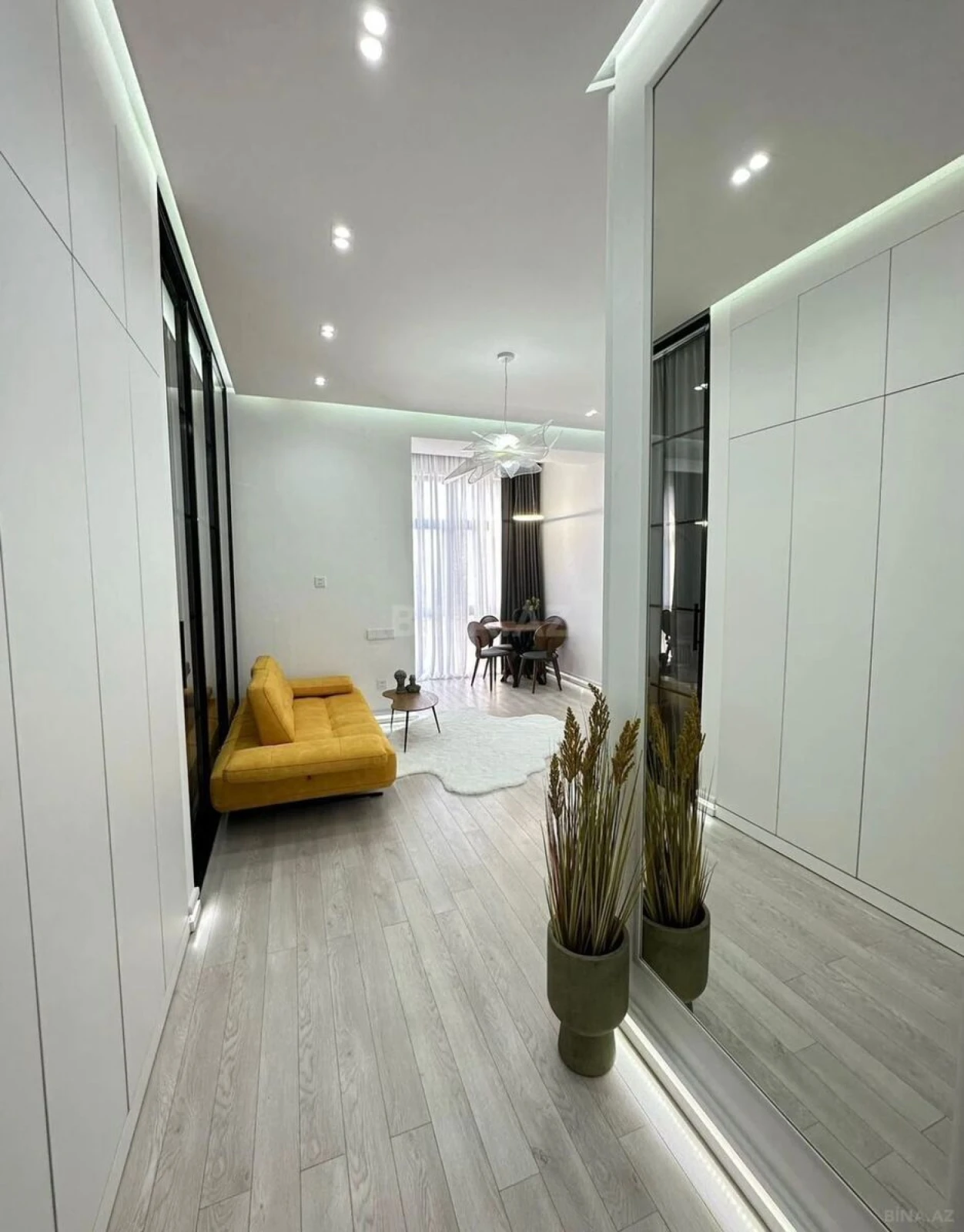 Kirayə verilir 2 otaqlı mənzil 60 m²