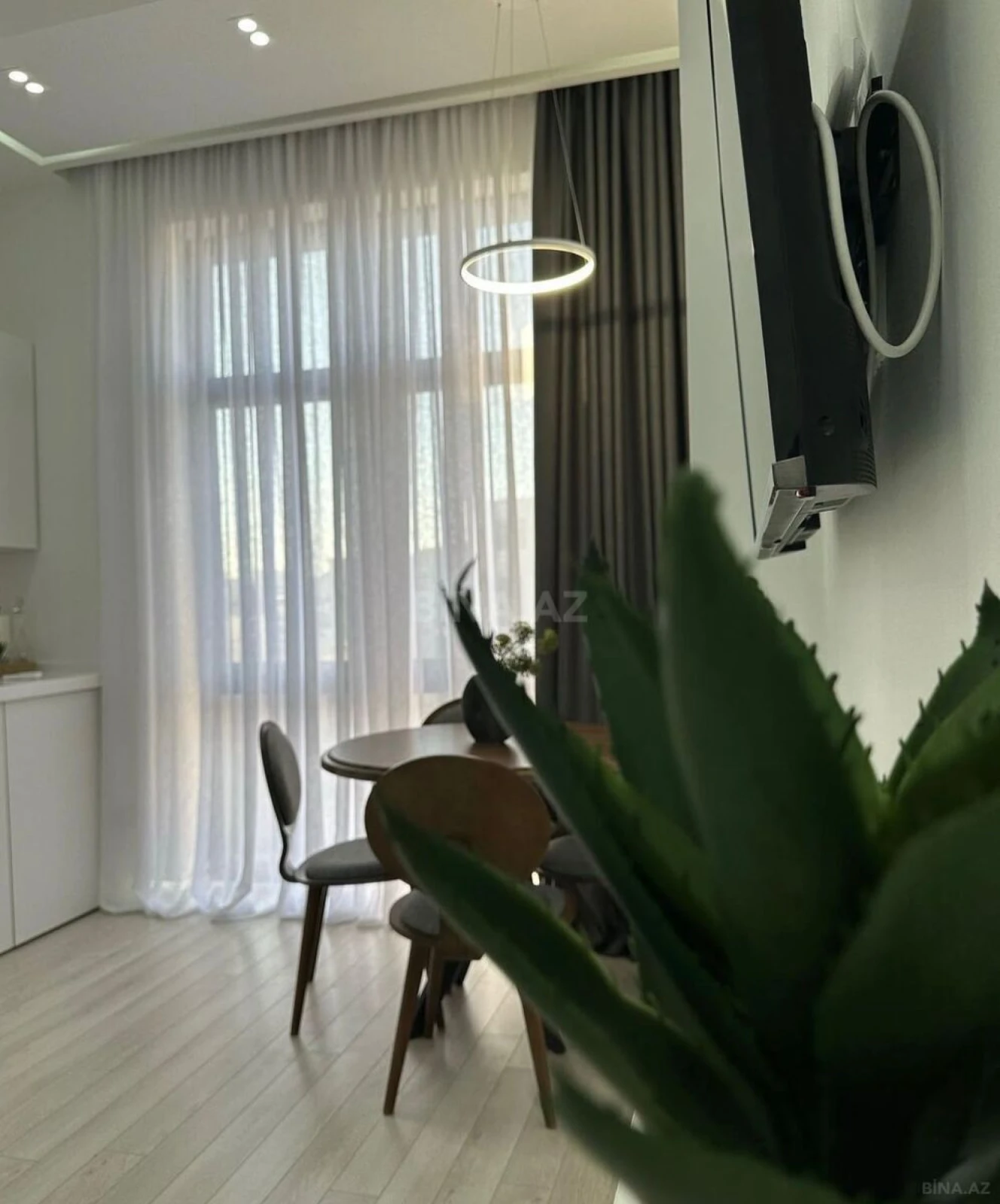 Kirayə verilir 2 otaqlı mənzil 60 m²