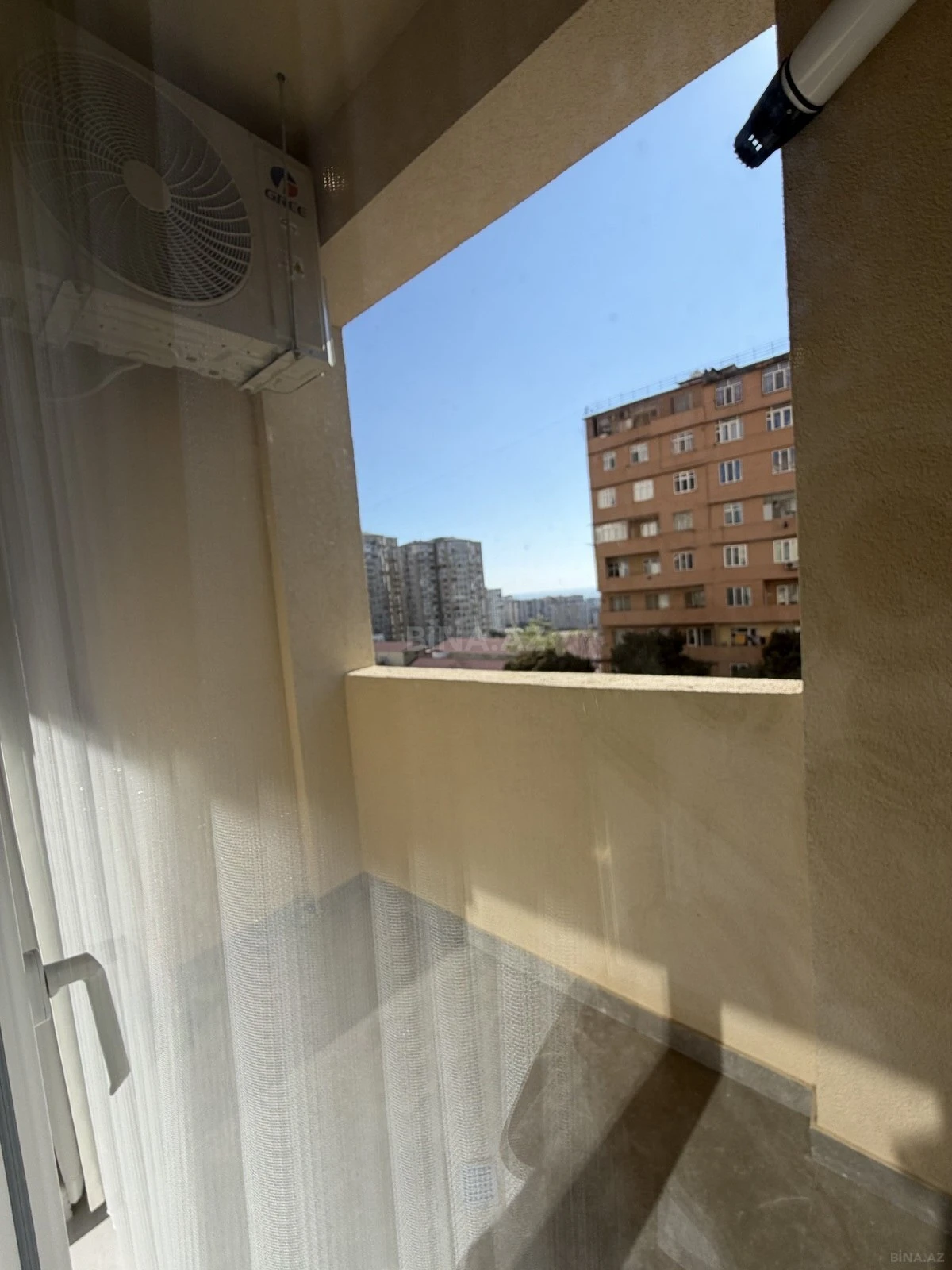 Satılır 3 otaqlı mənzil 105 m²