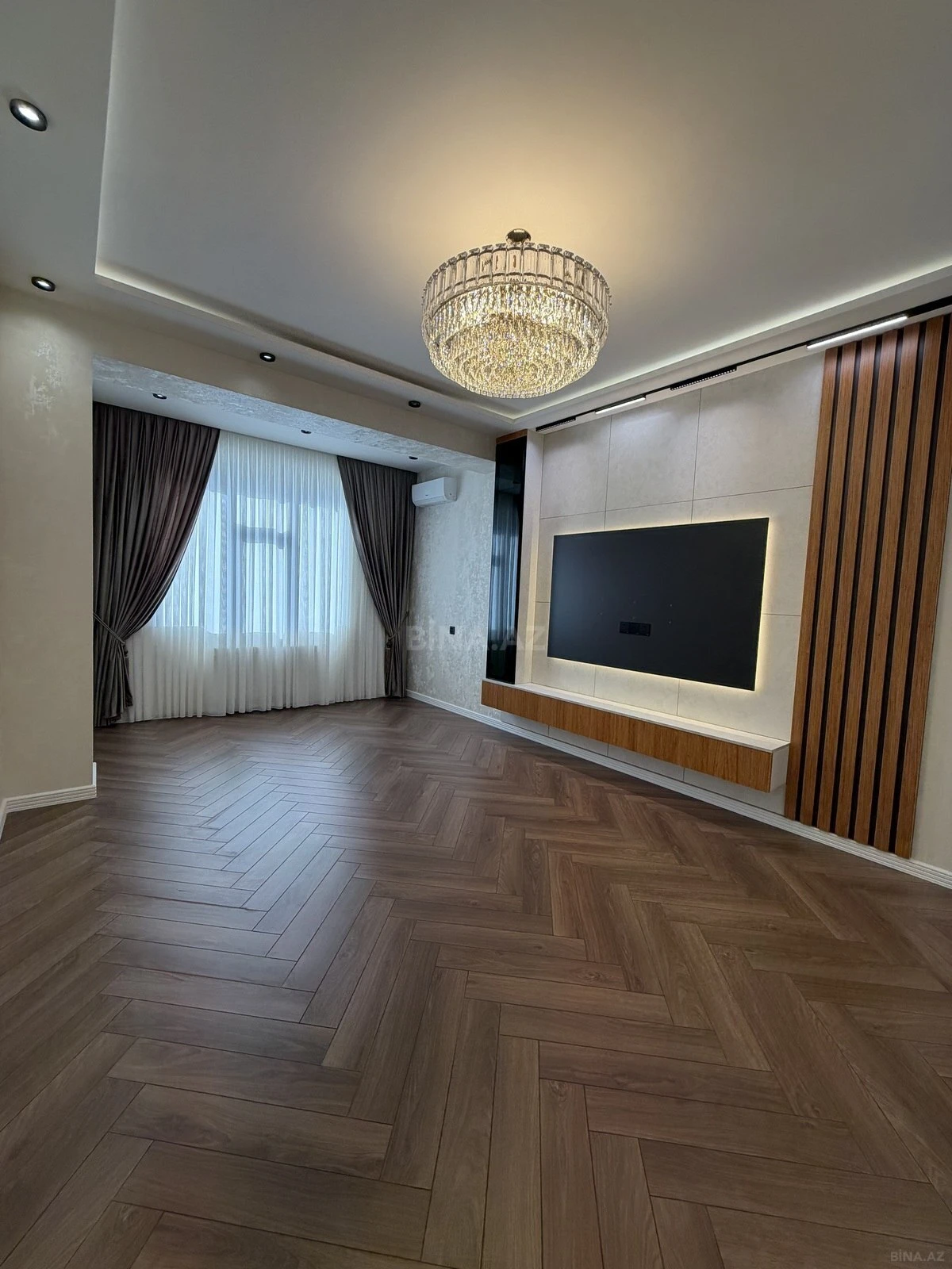 Satılır 3 otaqlı mənzil 105 m²