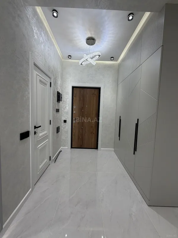 Satılır 3 otaqlı mənzil 105 m²