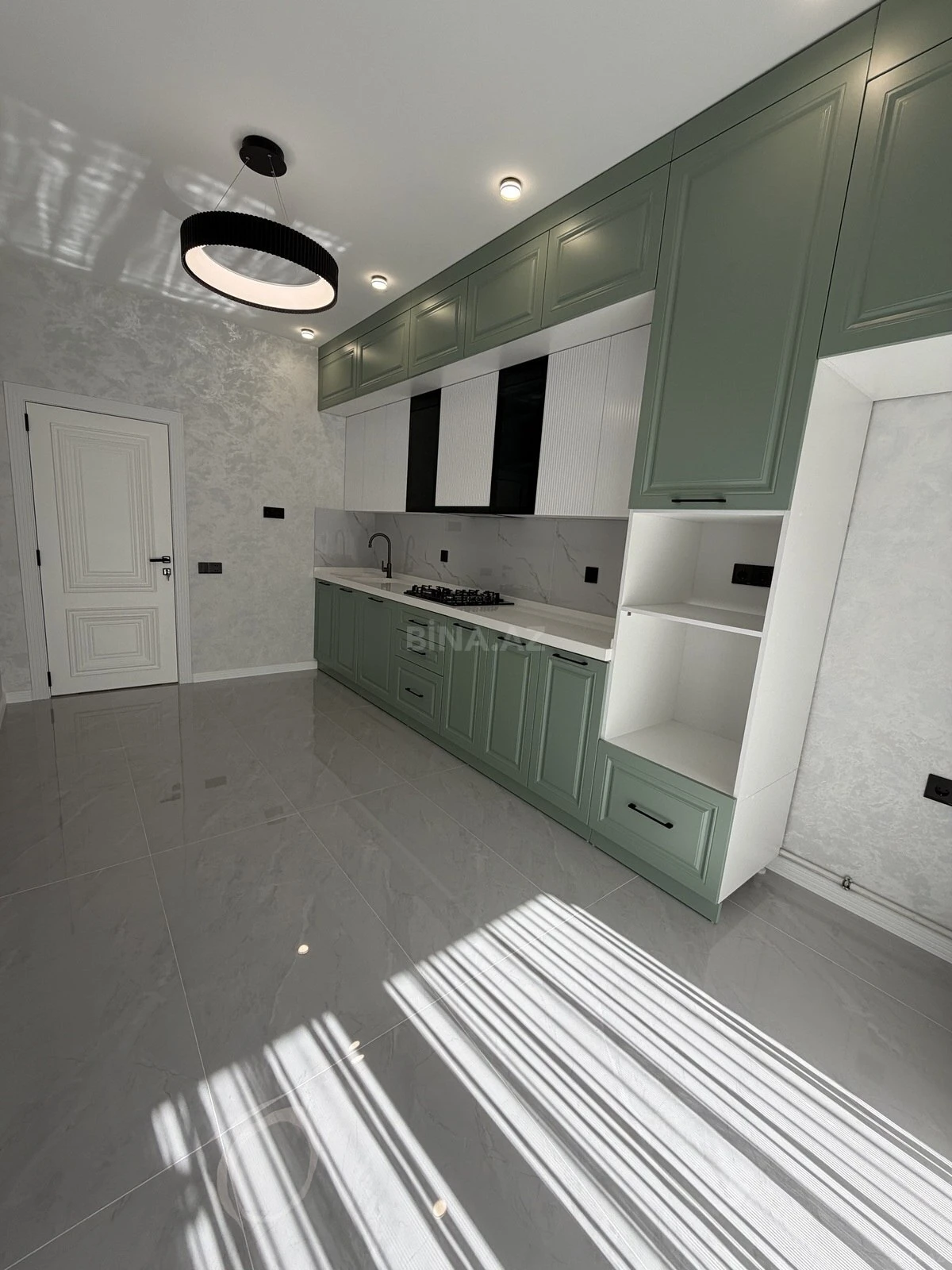 Satılır 3 otaqlı mənzil 105 m²