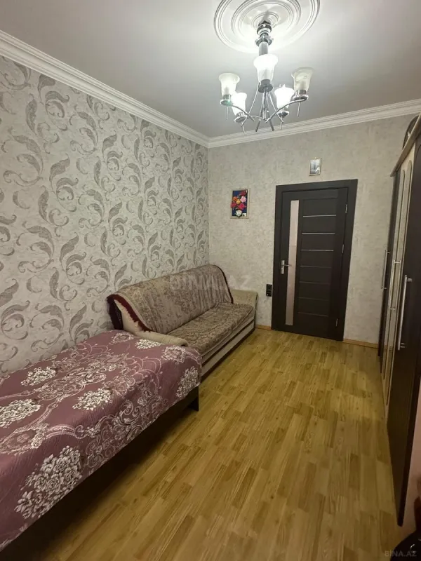 Satılır 5 otaqlı mənzil 120 m²