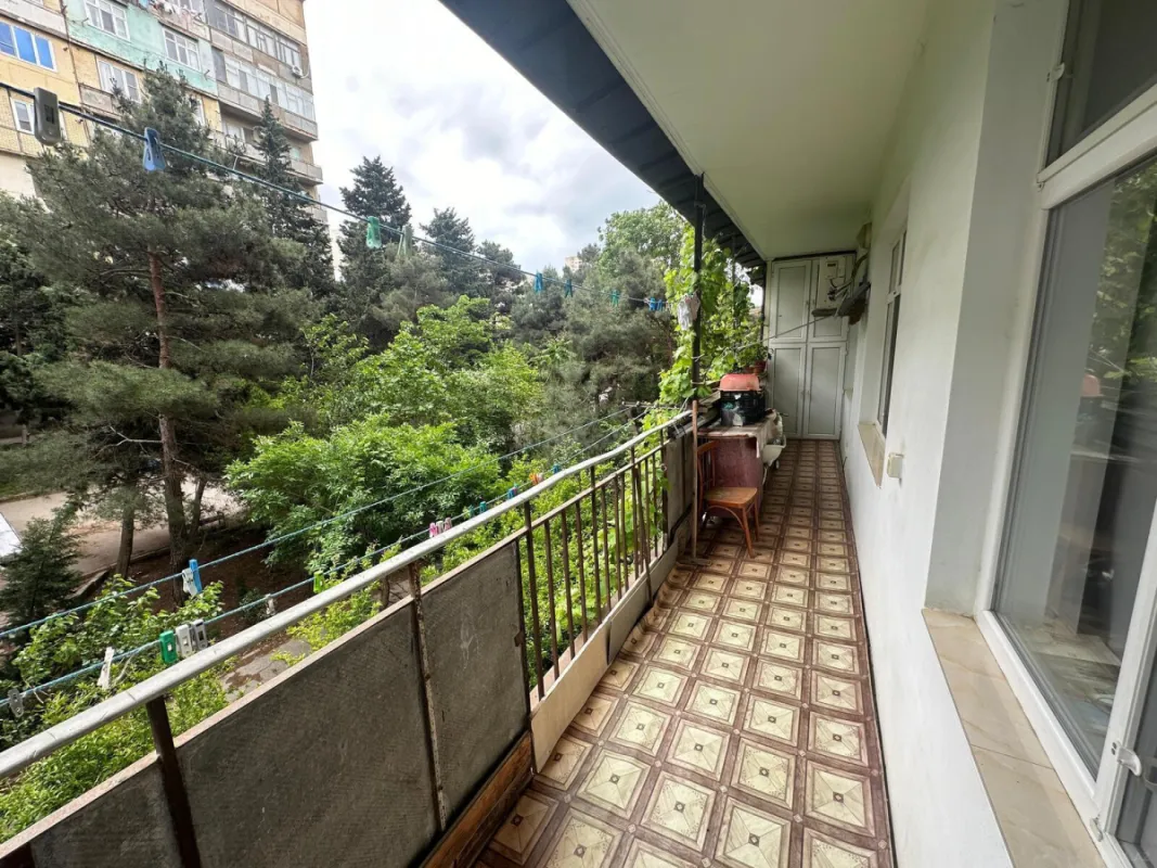 Satılır 5 otaqlı mənzil 120 m²