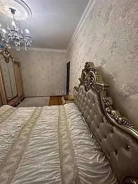 Satılır 5 otaqlı mənzil 120 m²