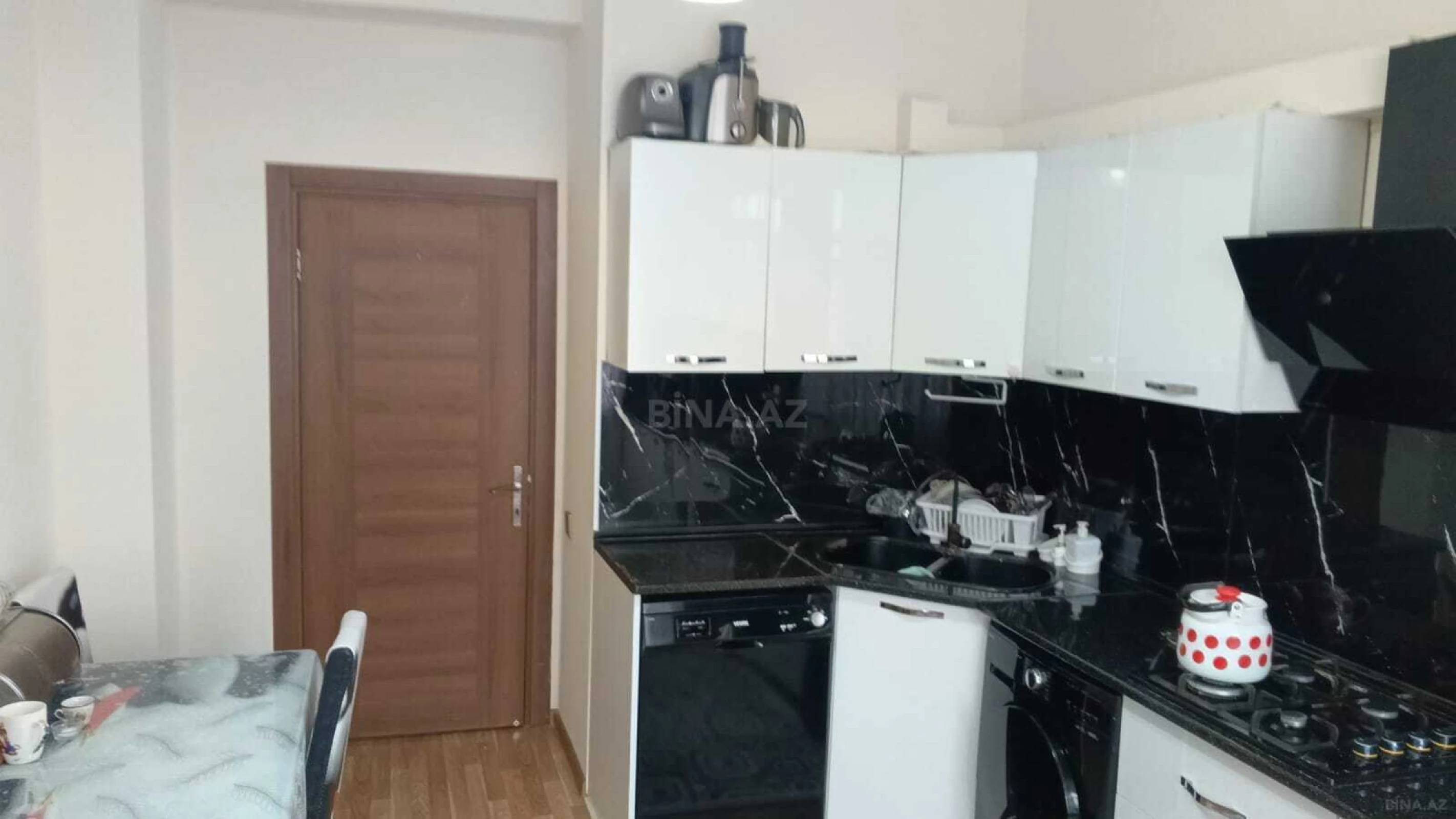 Satılır 3 otaqlı mənzil 106 m²
