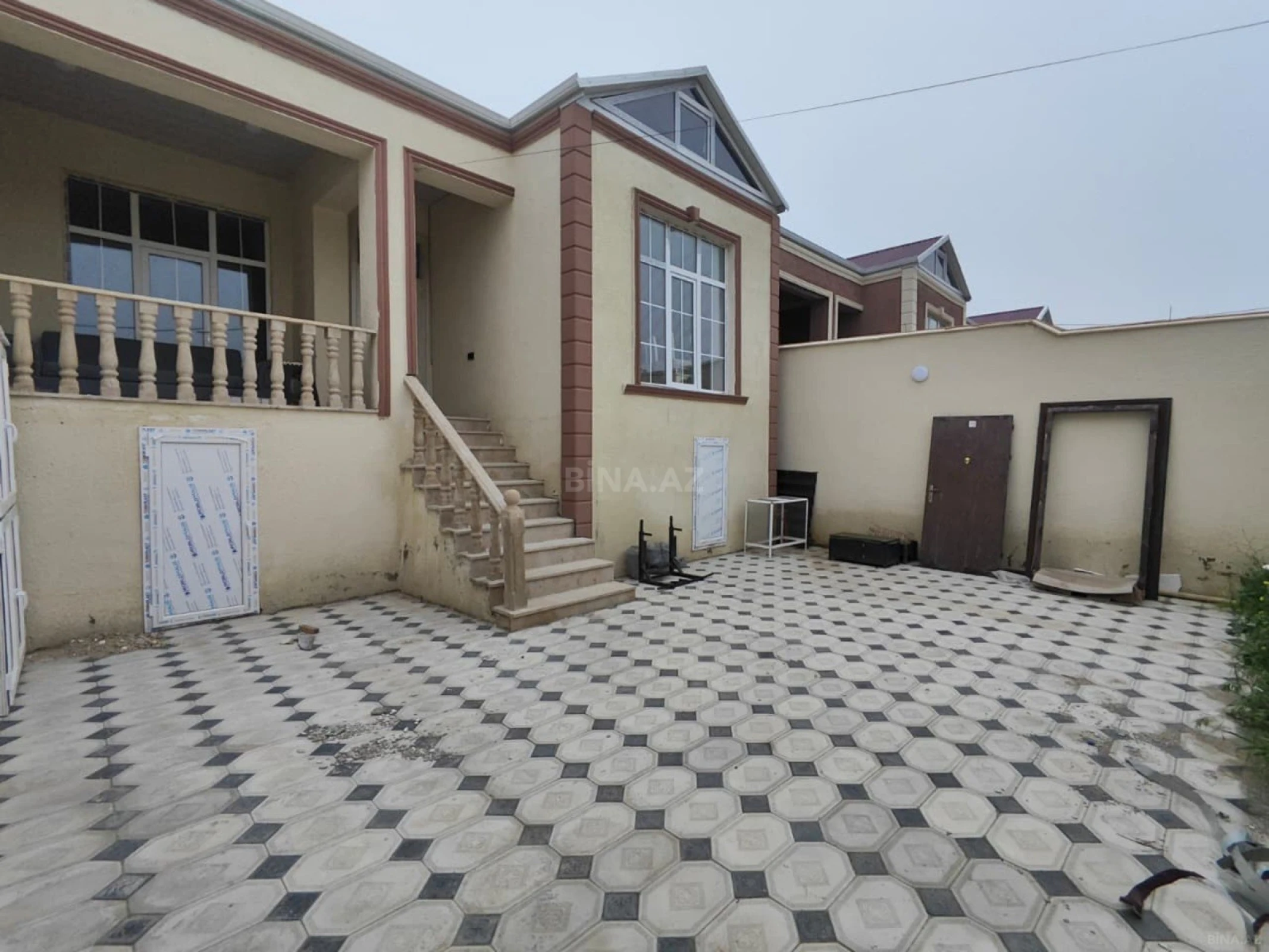 Kirayə verilir 3 otaqlı həyət evi 143 m²