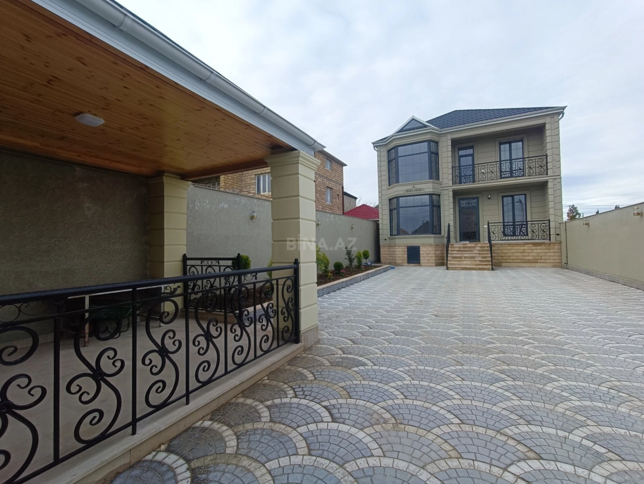 Satılır 5 otaqlı həyət evi 150 m²