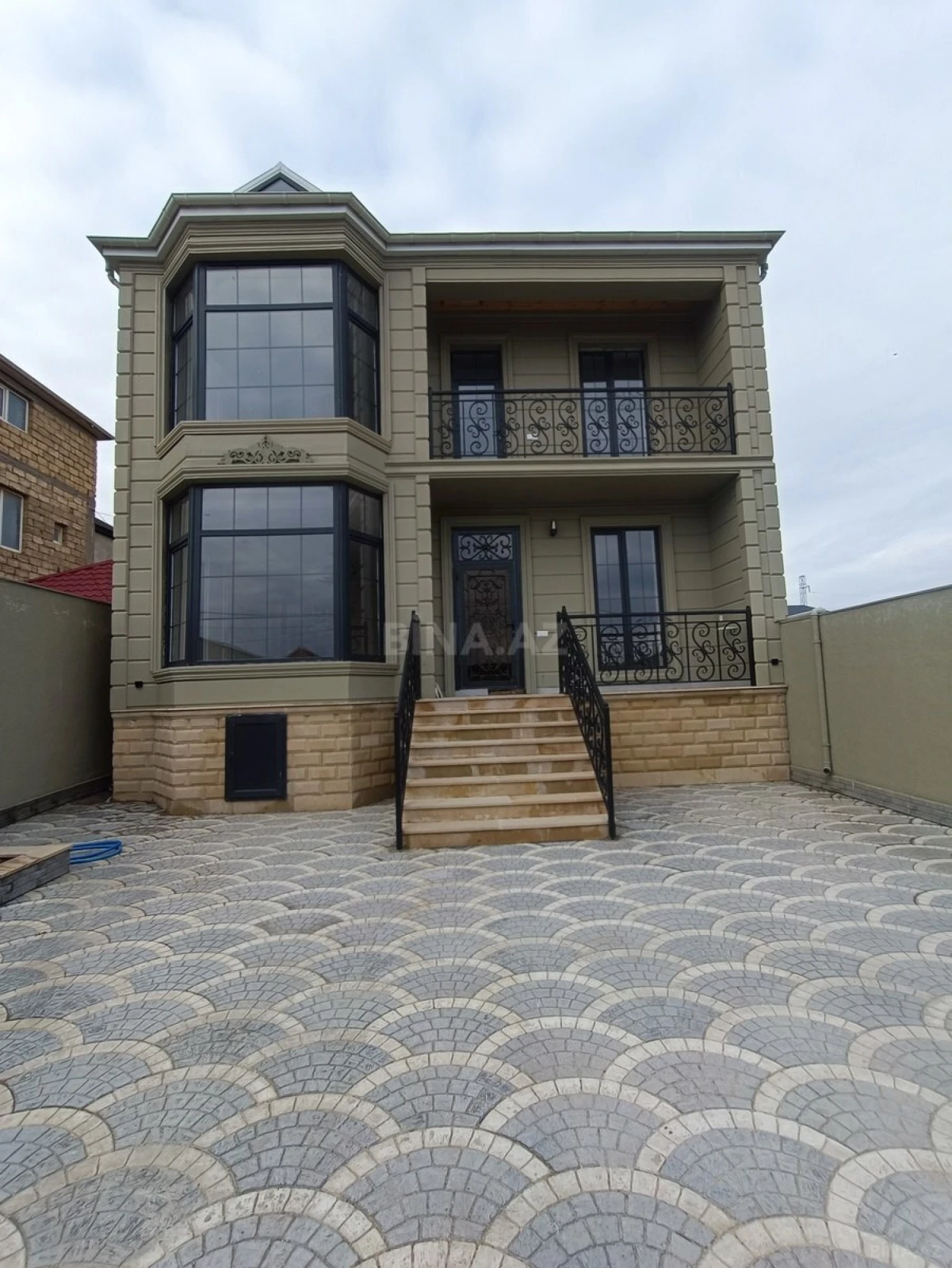 Satılır 5 otaqlı həyət evi 150 m²