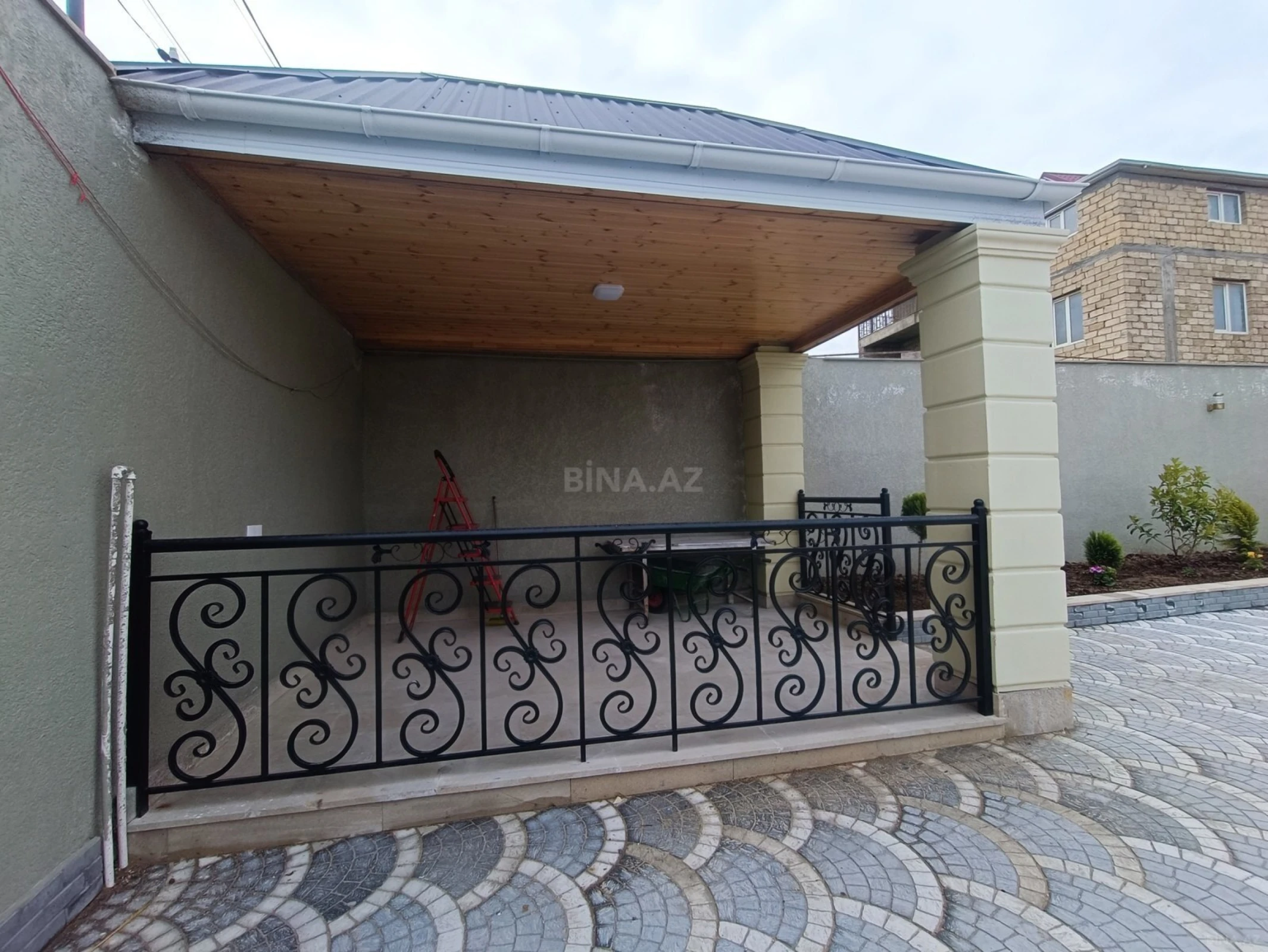 Satılır 5 otaqlı həyət evi 150 m²