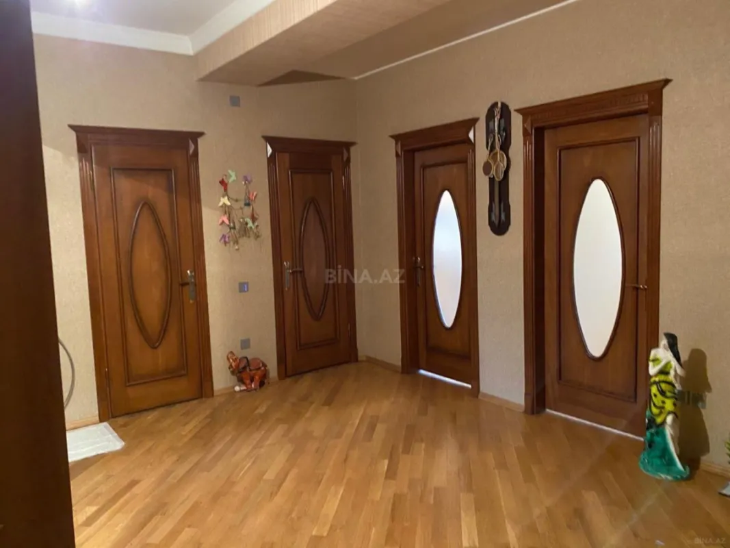 Kirayə verilir 2 otaqlı mənzil 90 m²