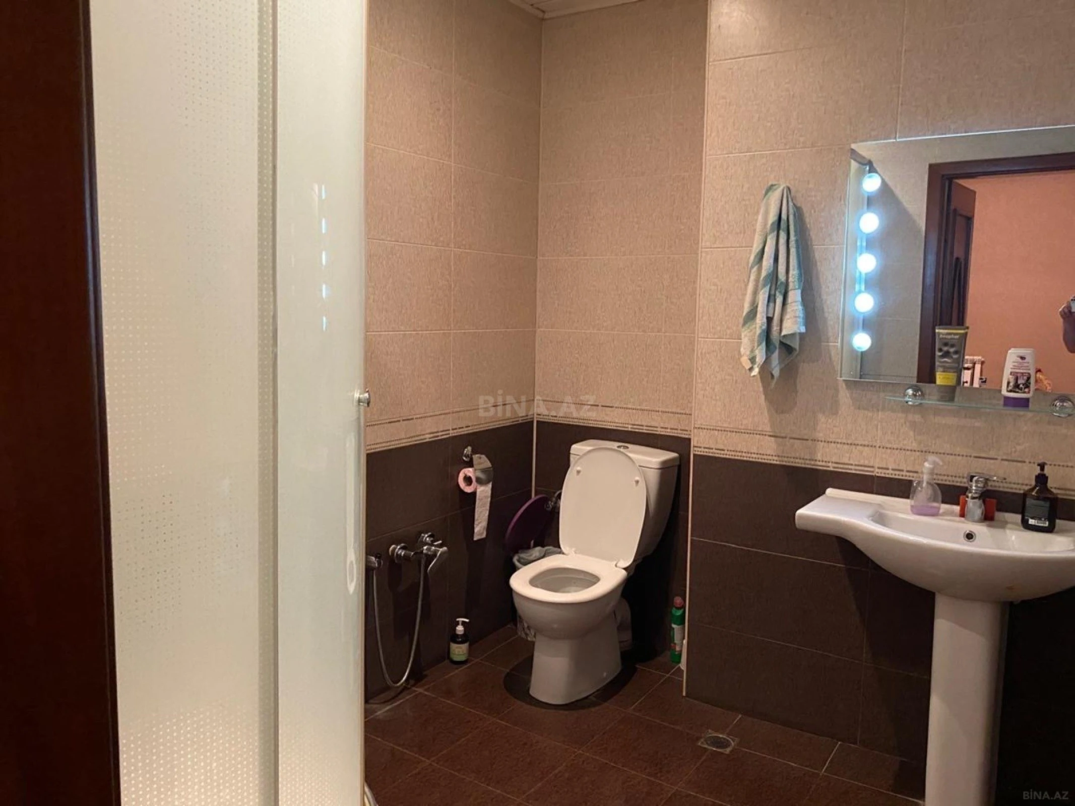 Kirayə verilir 2 otaqlı mənzil 90 m²