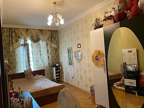 Kirayə verilir 2 otaqlı mənzil 90 m²