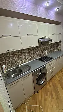 Kirayə verilir 2 otaqlı mənzil 57 m²