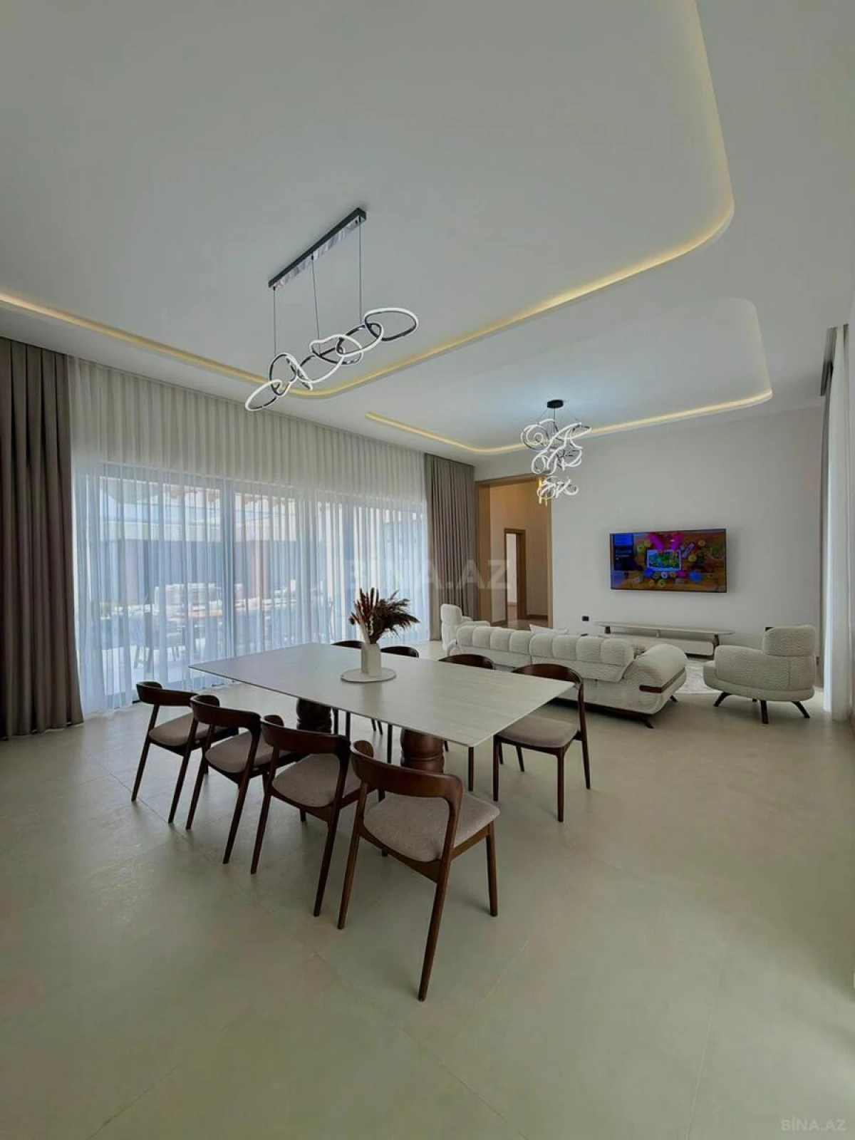 Satılır 5 otaqlı həyət evi 220 m²