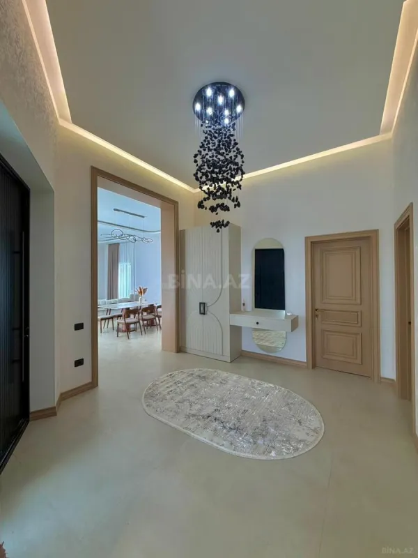Satılır 5 otaqlı həyət evi 220 m²