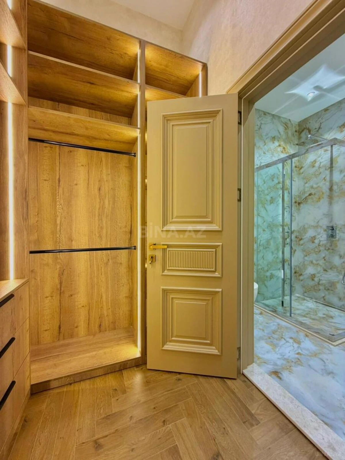 Satılır 5 otaqlı həyət evi 220 m²