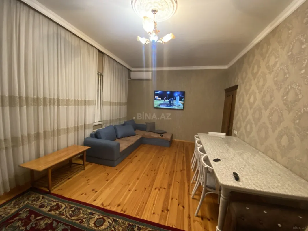 Satılır 7 otaqlı həyət evi 200 m²
