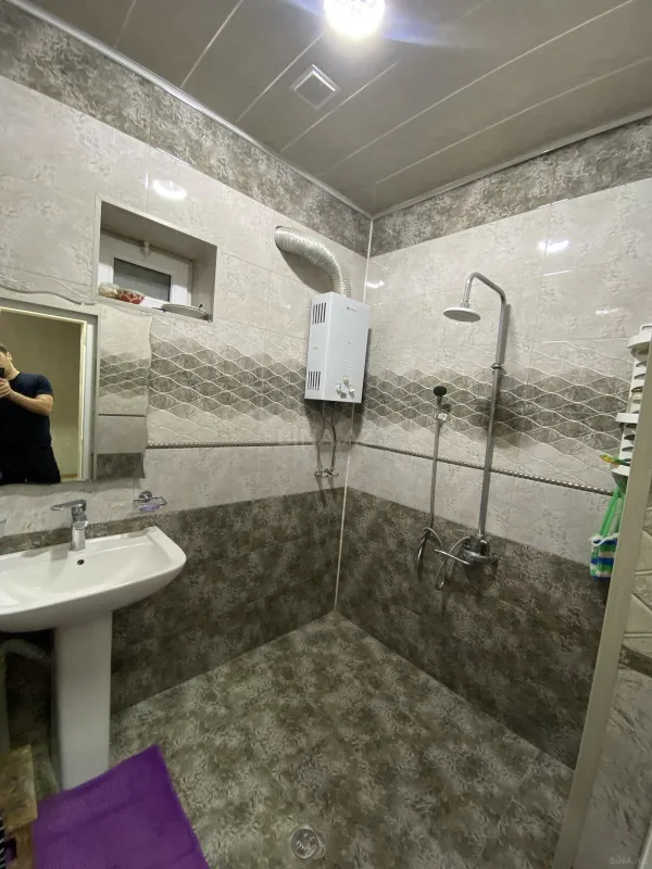 Satılır 7 otaqlı həyət evi 200 m²