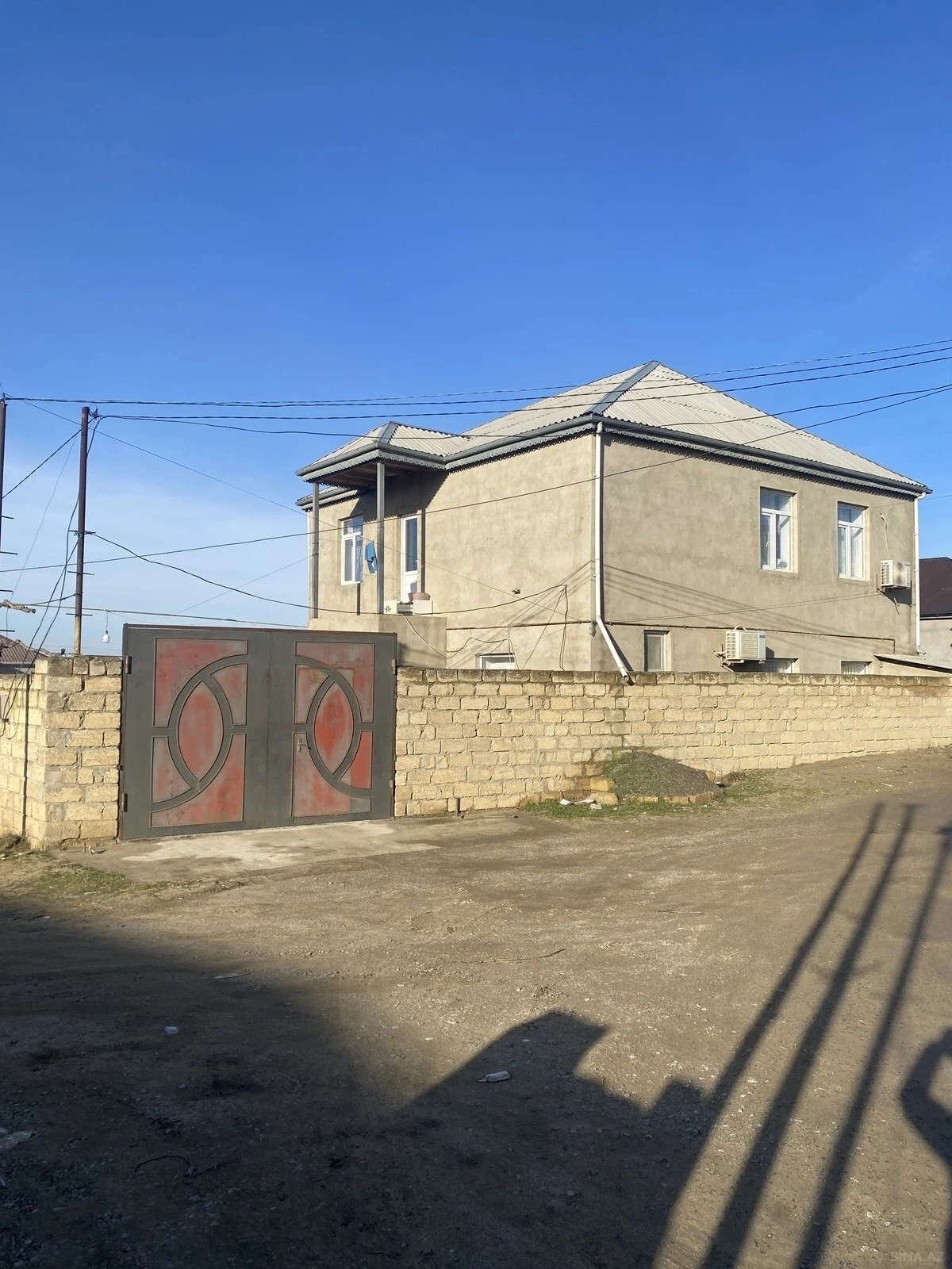 Satılır 7 otaqlı həyət evi 200 m²