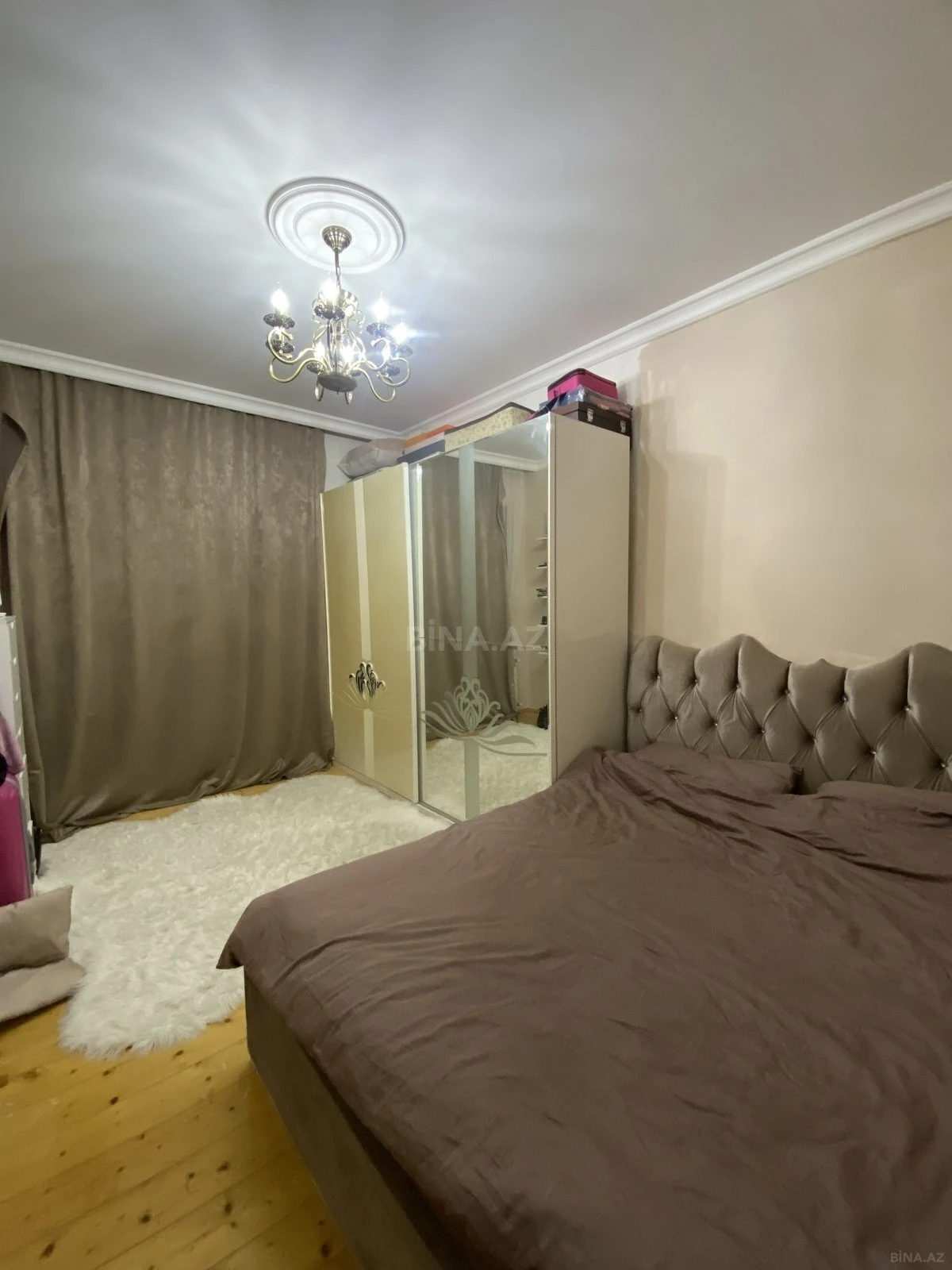 Satılır 7 otaqlı həyət evi 200 m²