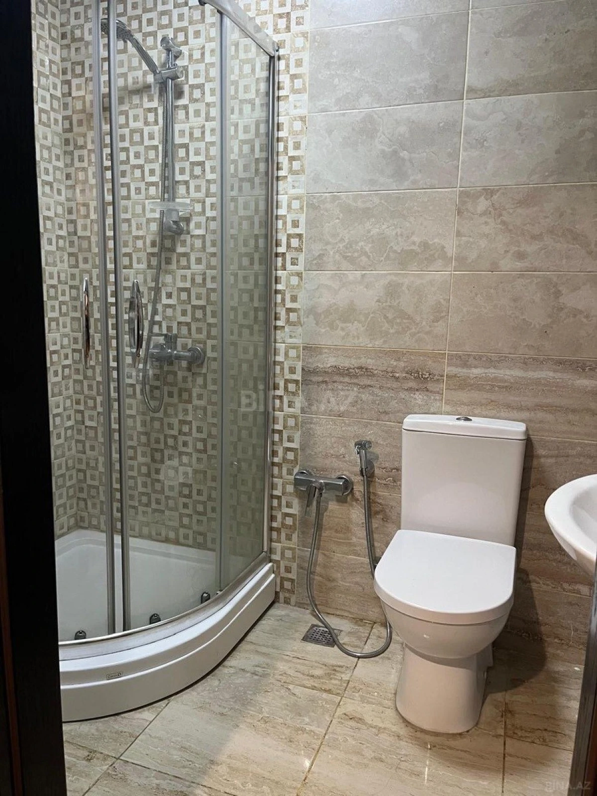 Kirayə verilir 2 otaqlı mənzil 55 m²