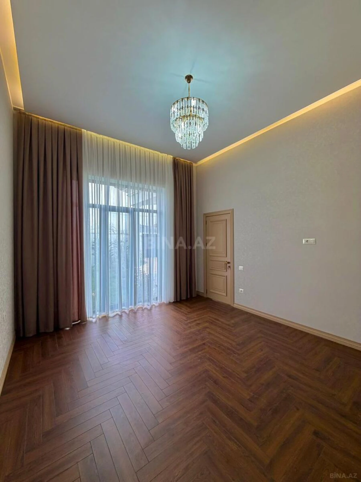 Satılır 4 otaqlı həyət evi 200 m²