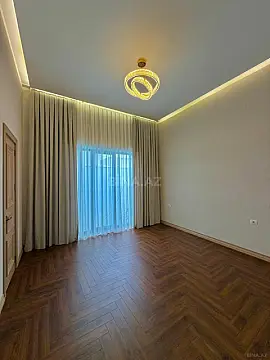 Satılır 4 otaqlı həyət evi 200 m²