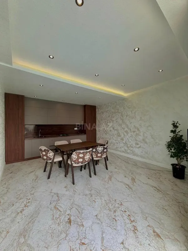 Satılır 4 otaqlı həyət evi 200 m²