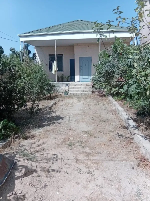 Satılır 3 otaqlı həyət evi 100 m²