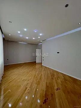 Satılır 3 otaqlı mənzil 135 m²