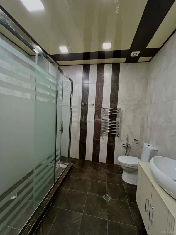 Satılır 3 otaqlı mənzil 135 m²