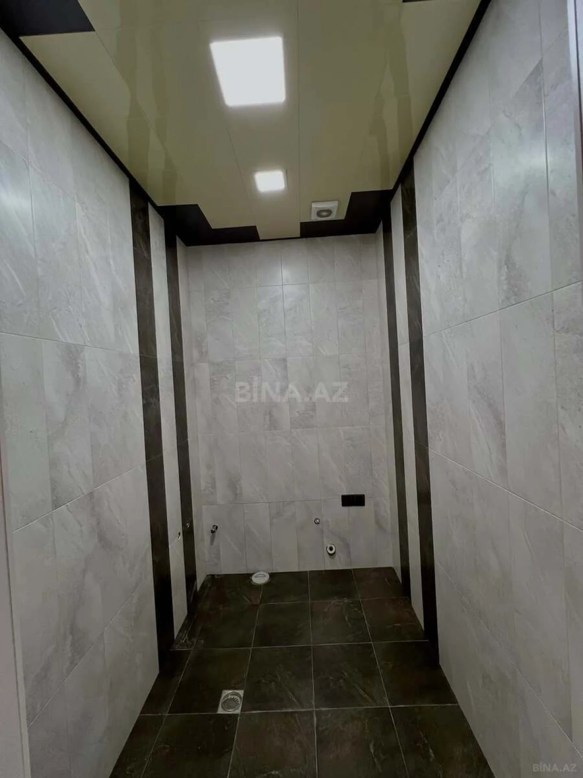 Satılır 3 otaqlı mənzil 135 m²