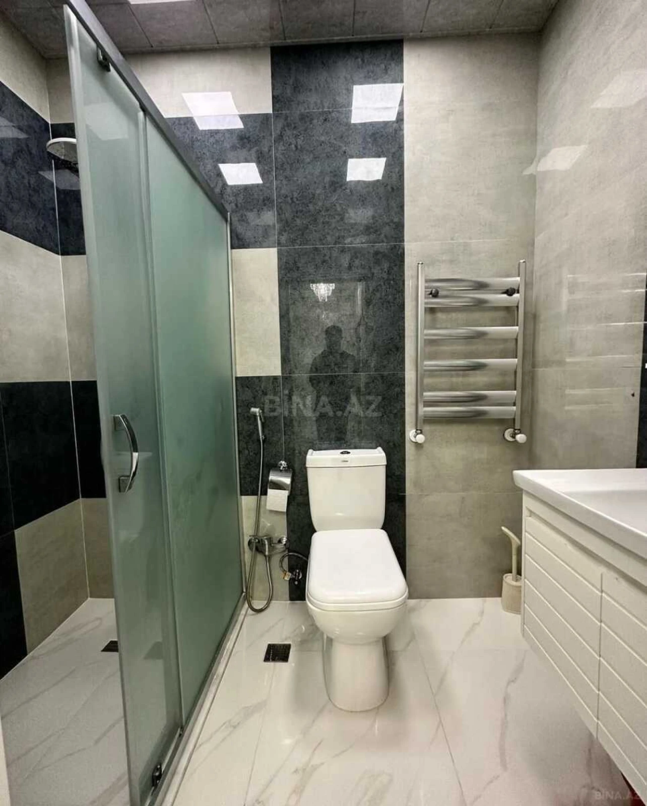 Satılır 2 otaqlı mənzil 72 m²