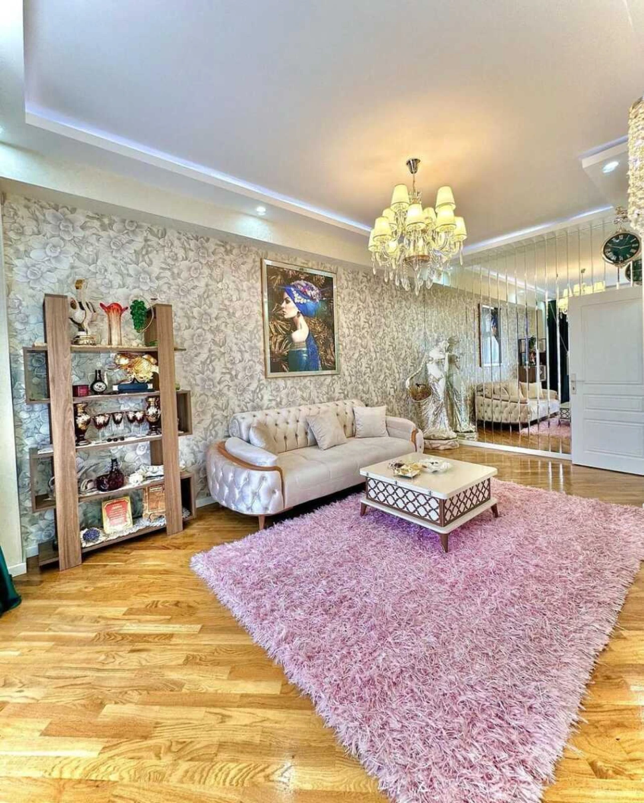 Satılır 2 otaqlı mənzil 72 m²