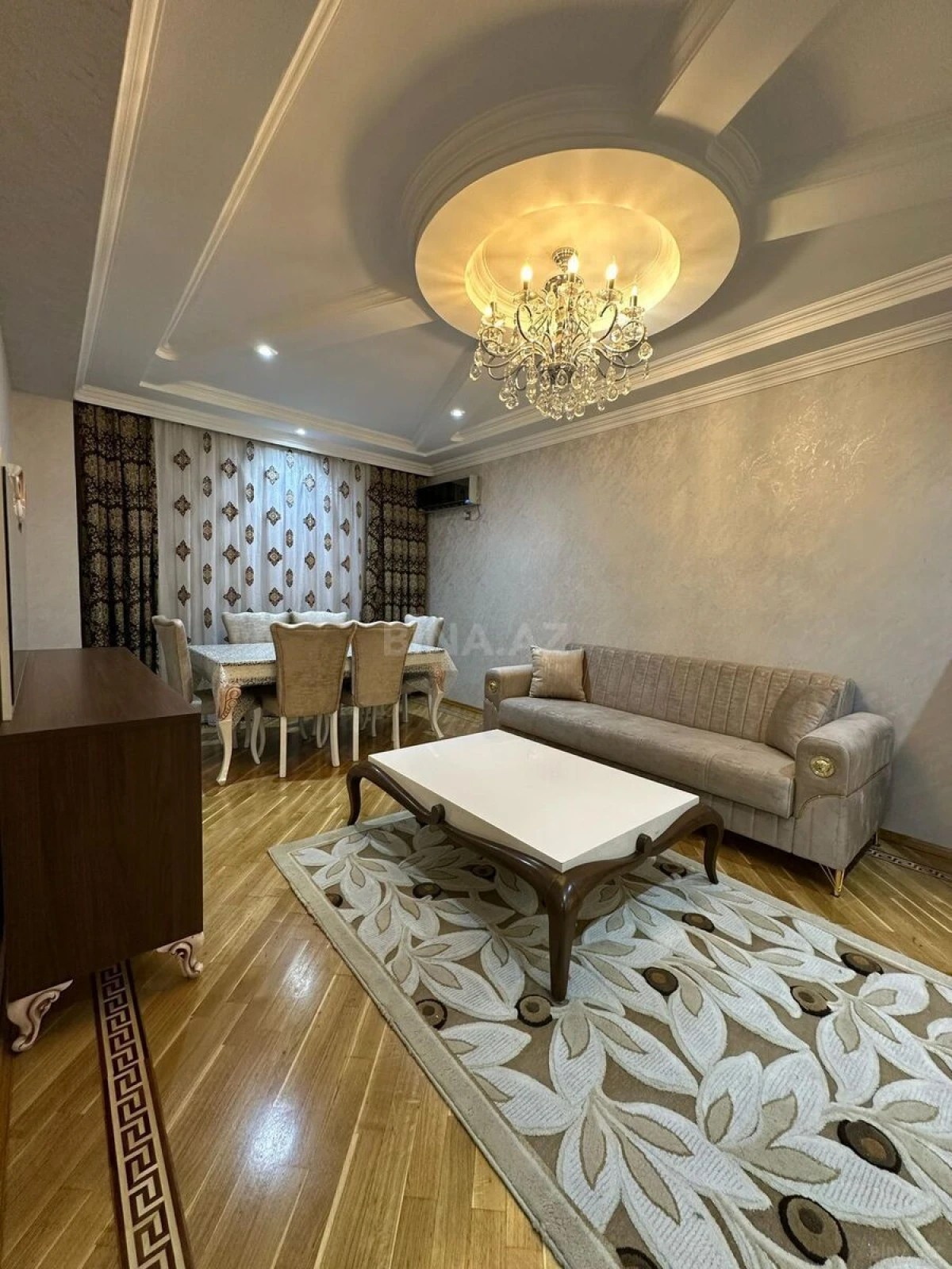 Kirayə verilir 2 otaqlı mənzil 90 m²