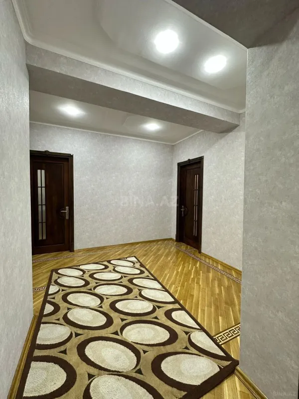 Kirayə verilir 2 otaqlı mənzil 90 m²