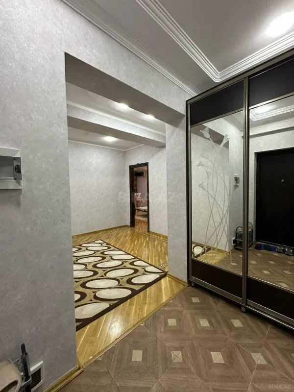 Kirayə verilir 2 otaqlı mənzil 90 m²