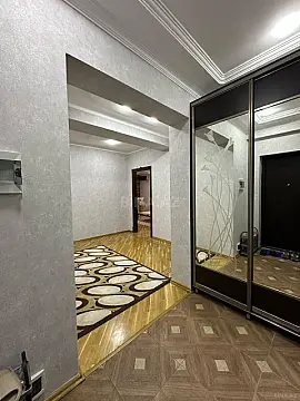 Kirayə verilir 2 otaqlı mənzil 90 m²