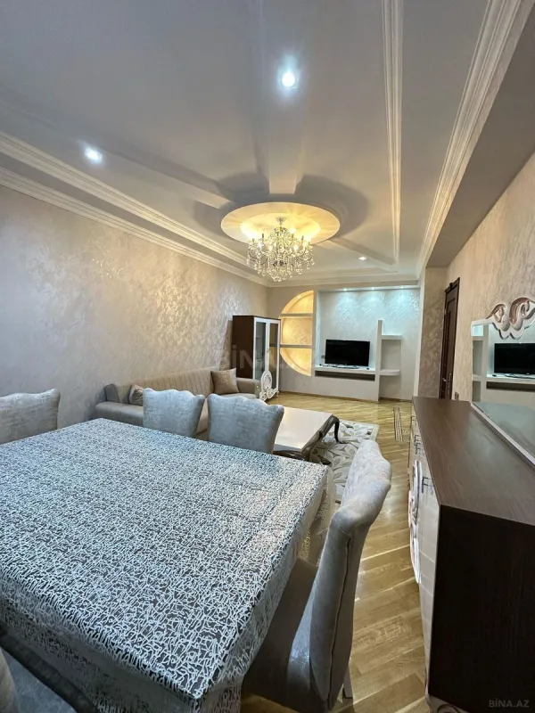 Kirayə verilir 2 otaqlı mənzil 90 m²