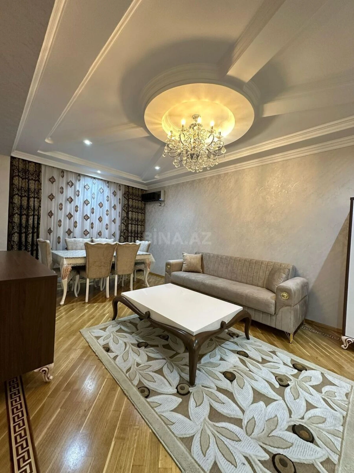 Kirayə verilir 2 otaqlı mənzil 90 m²