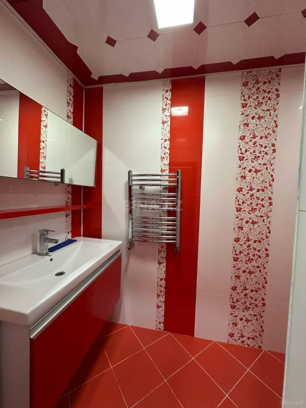 Kirayə verilir 2 otaqlı mənzil 90 m²