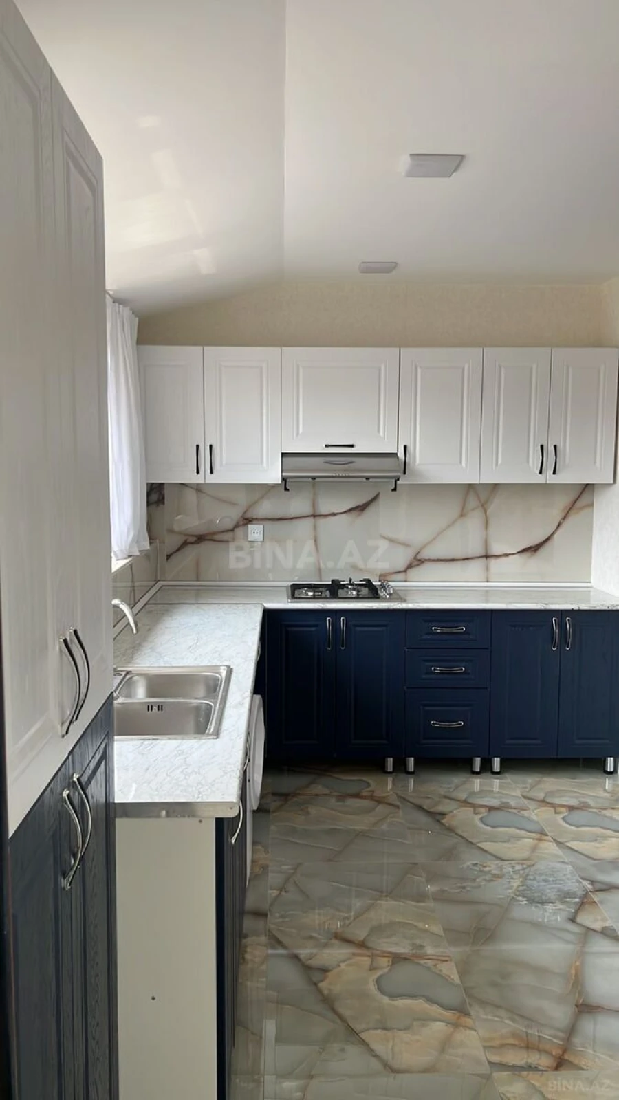 Kirayə verilir 3 otaqlı mənzil 110 m²