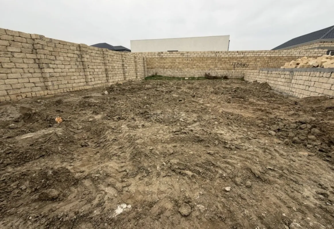 Satılır torpaq sahəsi 2 m²